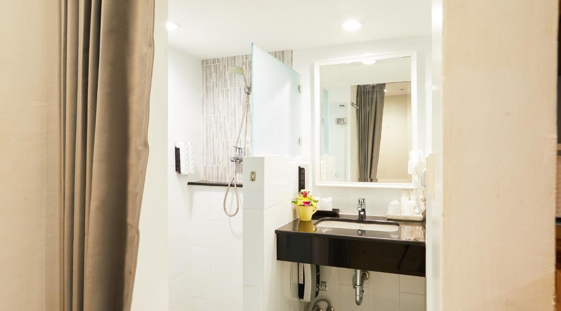 Sabai Sathorn Service Apartment Bangkok Dış mekan fotoğraf